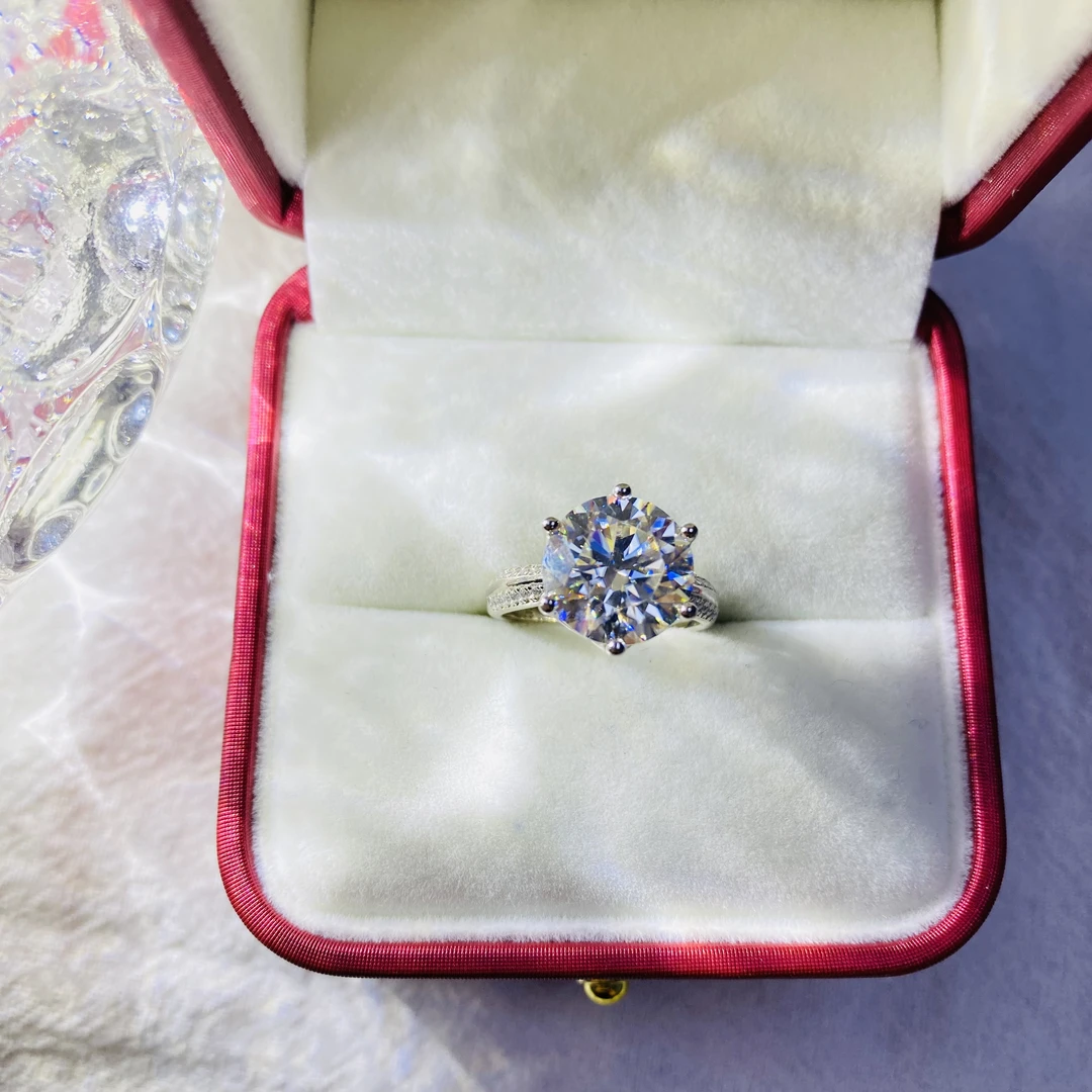 【美佳甄选】熠熠生辉大白白戒指 5CL JZ 6872