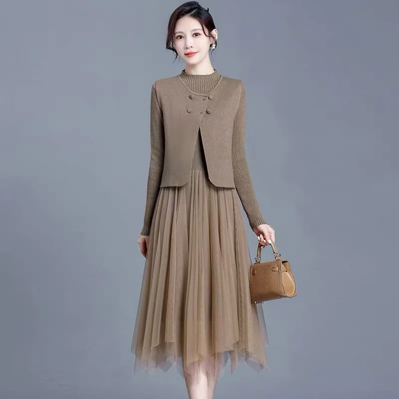 针织连衣裙女两件套装2024新款秋冬高级感气质减龄修身百褶打底裙