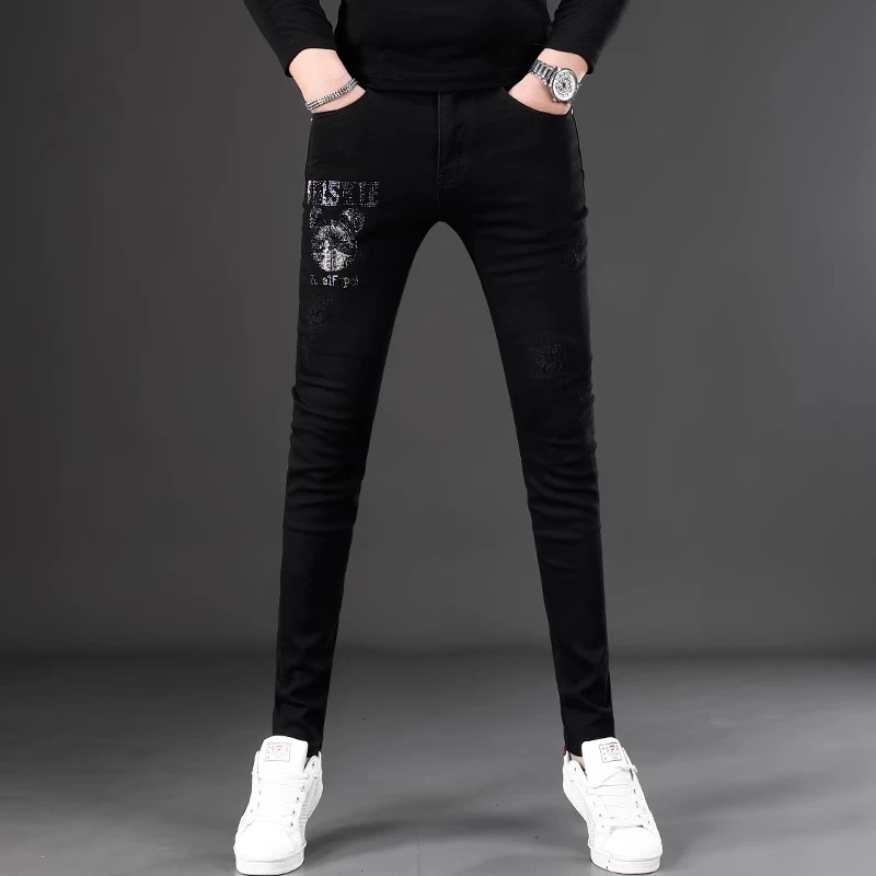 2024爆款烫钻黑色牛仔裤男修身小脚高端休闲弹力破洞男士裤子826