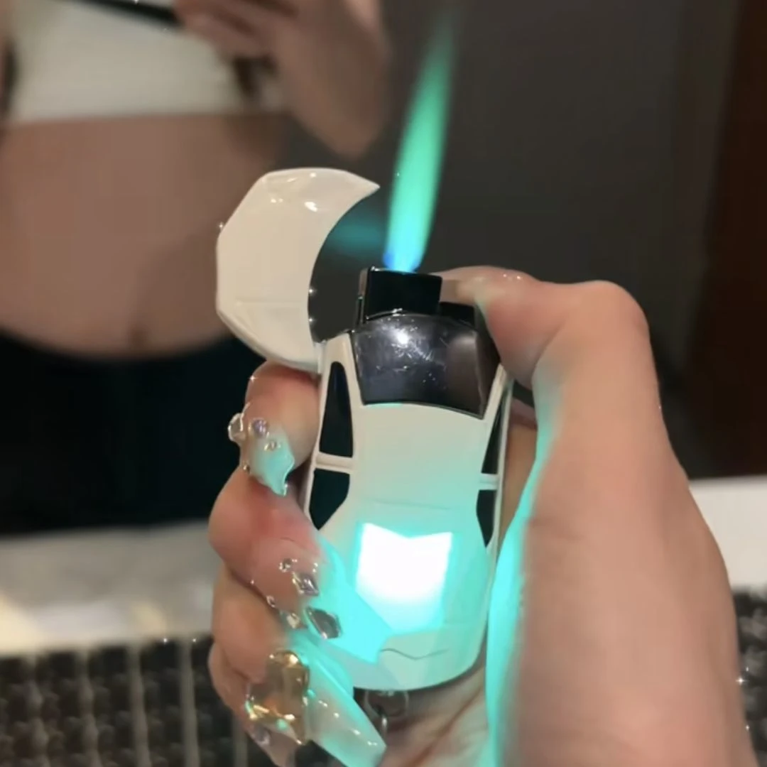 创意炫酷跑车打火机钥匙扣个性挂件网红防风迷你小巧便携闪灯礼物