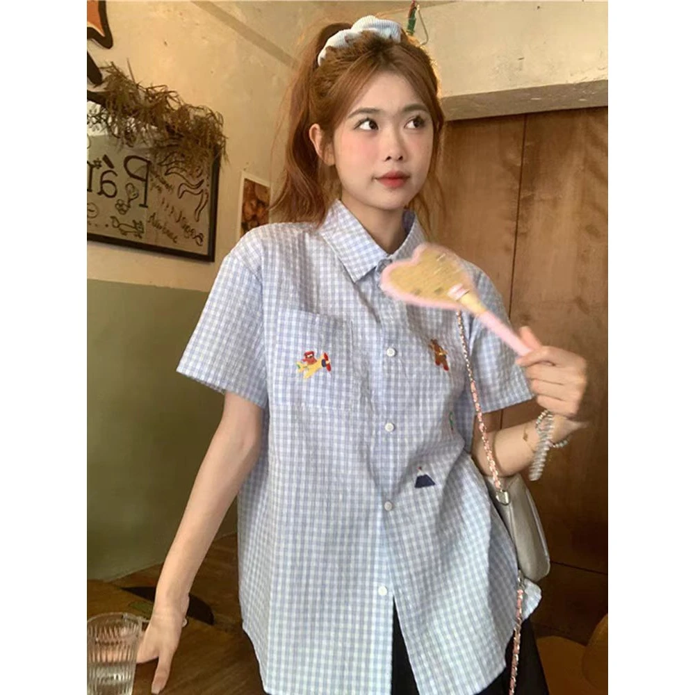 夏季2024蓝色polo领刺绣短袖女甜美风卡通格子衬衫韩系学院风上衣