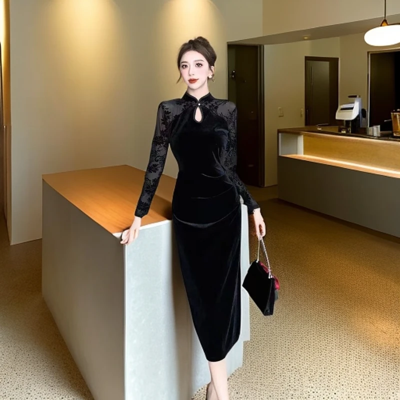 新中式国风改良旗袍连衣裙女秋黑色提花植绒刺绣丝绒礼服修身百搭
