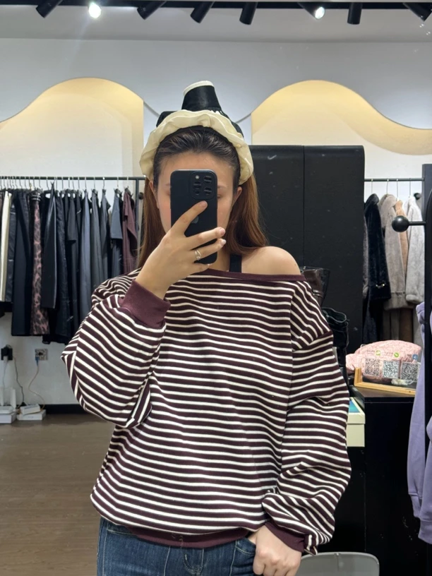 斜肩条纹卫衣女宽松显瘦长袖休闲百搭一字肩上衣