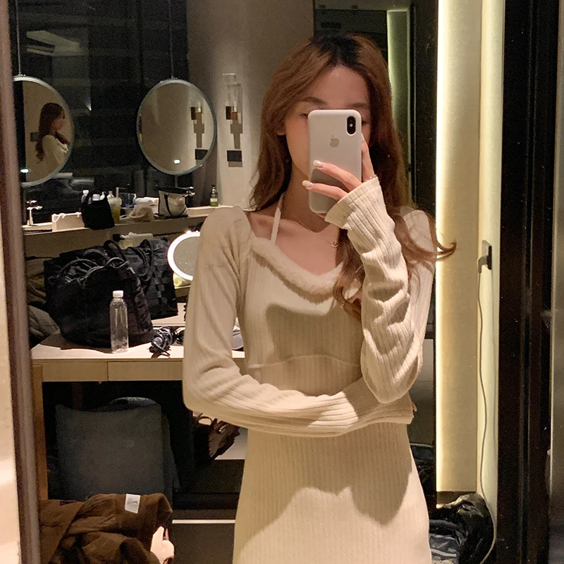 【年中回馈】白月光毛毛领连衣裙女小心机露锁骨挂脖针织打底长裙