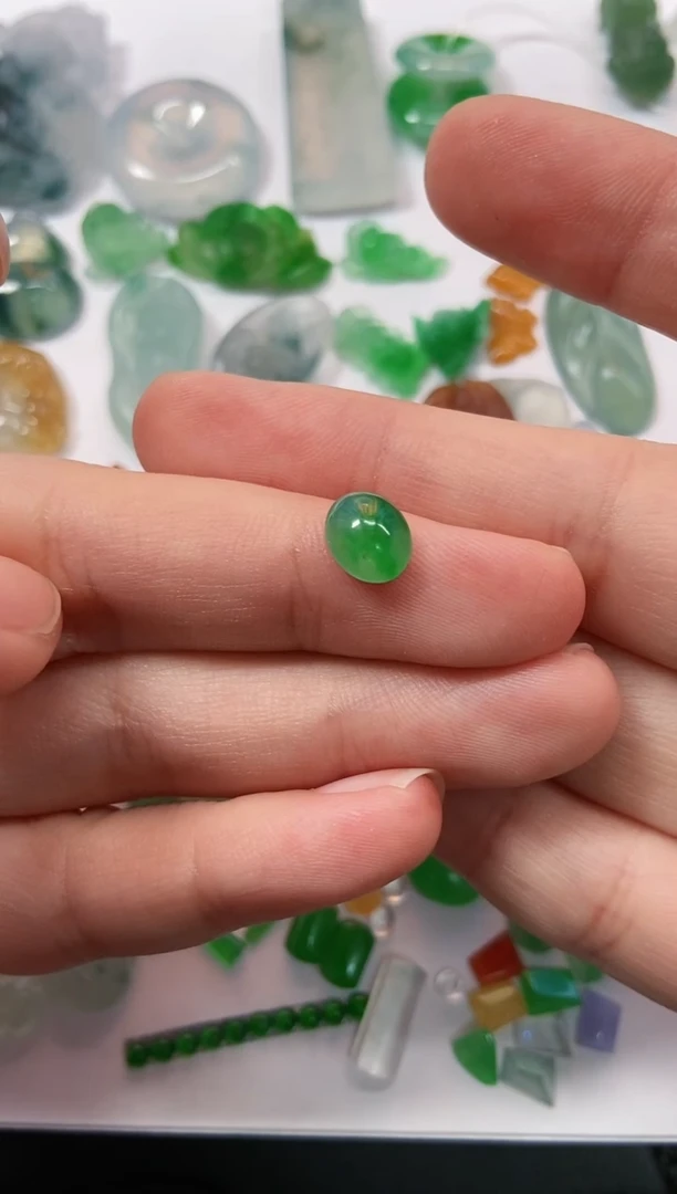 【闪购商品】定制翡翠未镶嵌蛋面