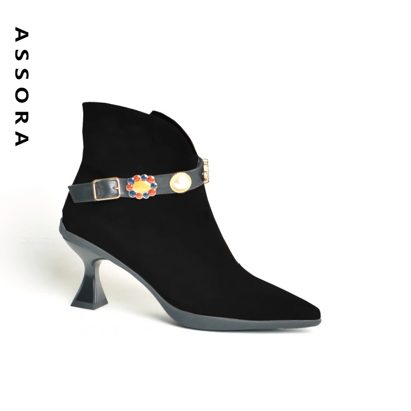 【Kone】36码羊皮加厚运动底尖头气质高跟短靴女秋冬新品珍珠时装靴