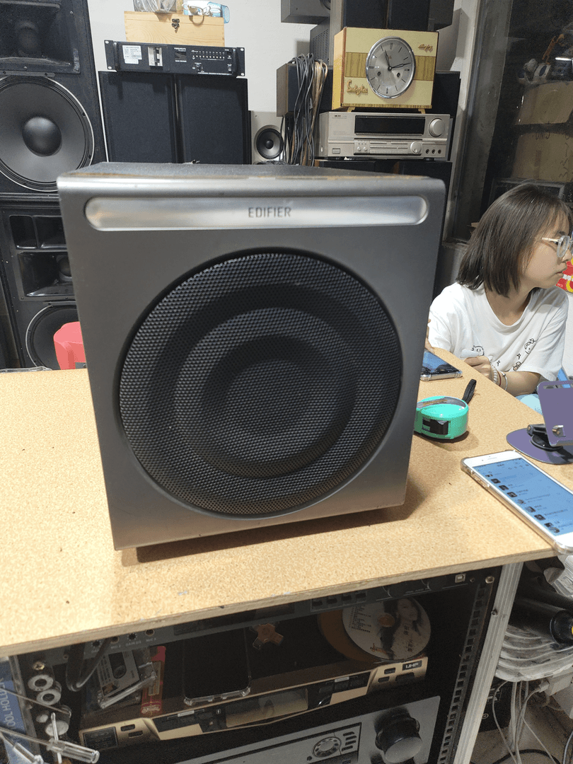 9新  二手  漫步者有源低音炮  ，成色如图（配件出）