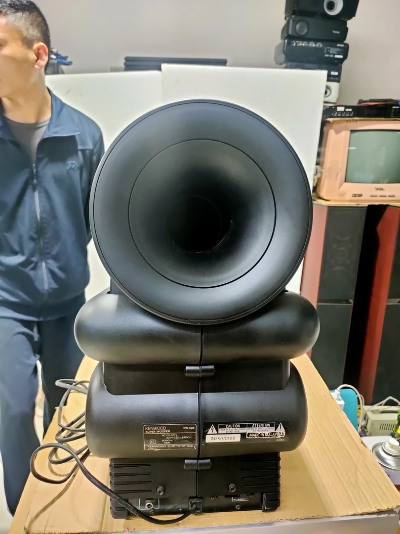 90新  二手    建伍有源低音炮，成色如图（出声，不带线材）