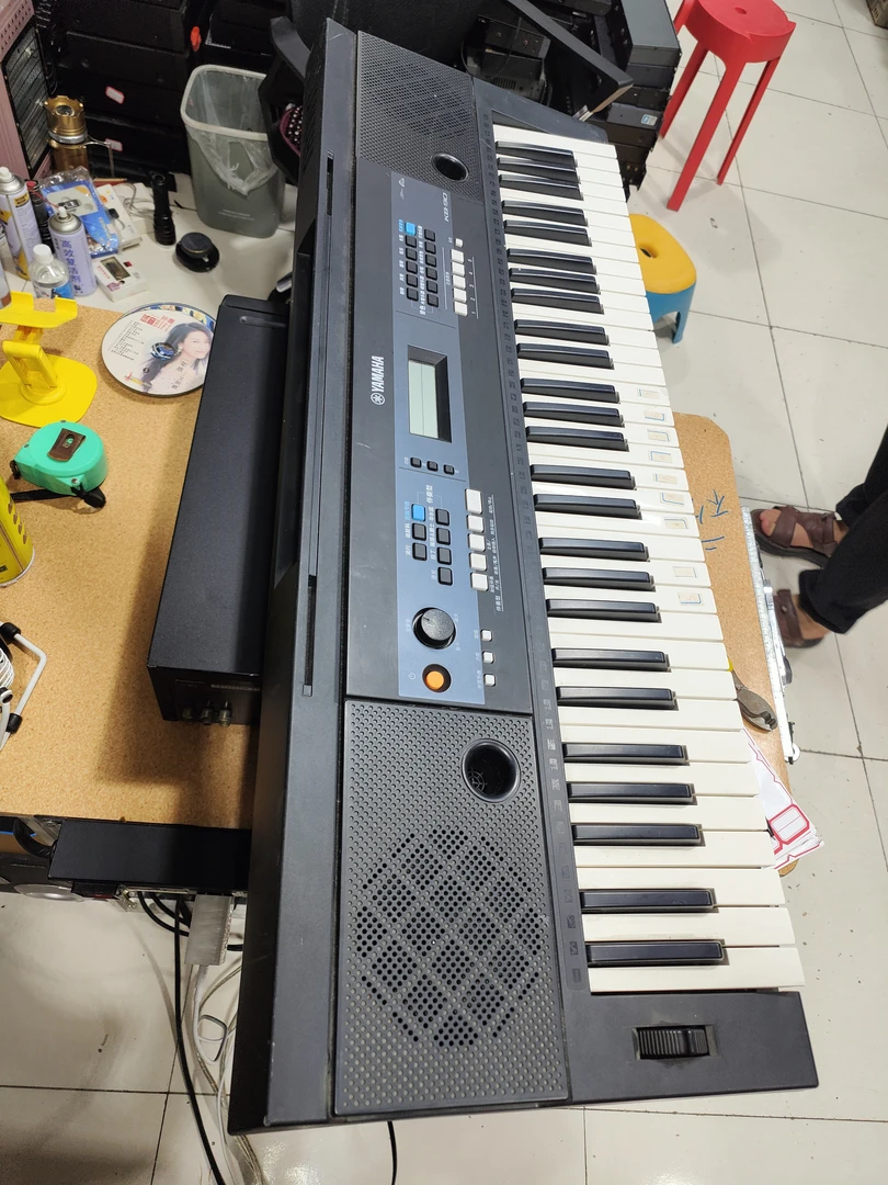 9新 二手 雅马哈KB-90电子琴,成色如图(黑白按键出声)