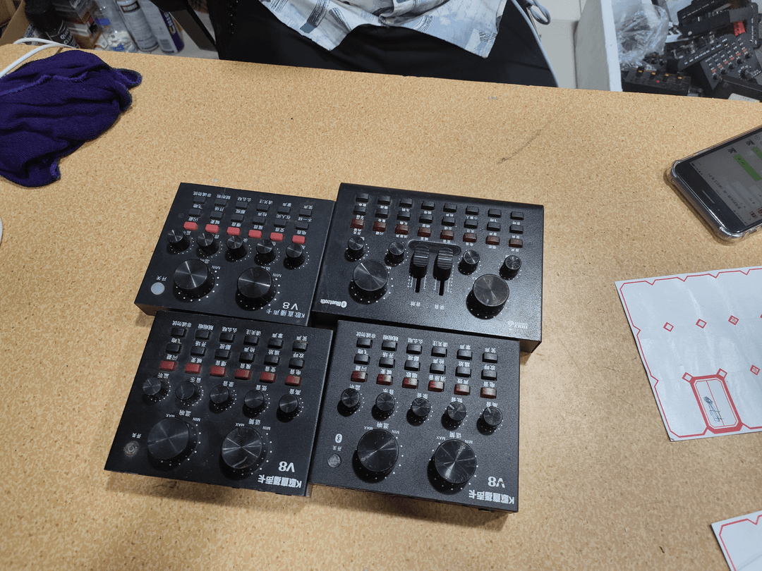 9新  二手  声卡4个T  ，成色如图（配件出）