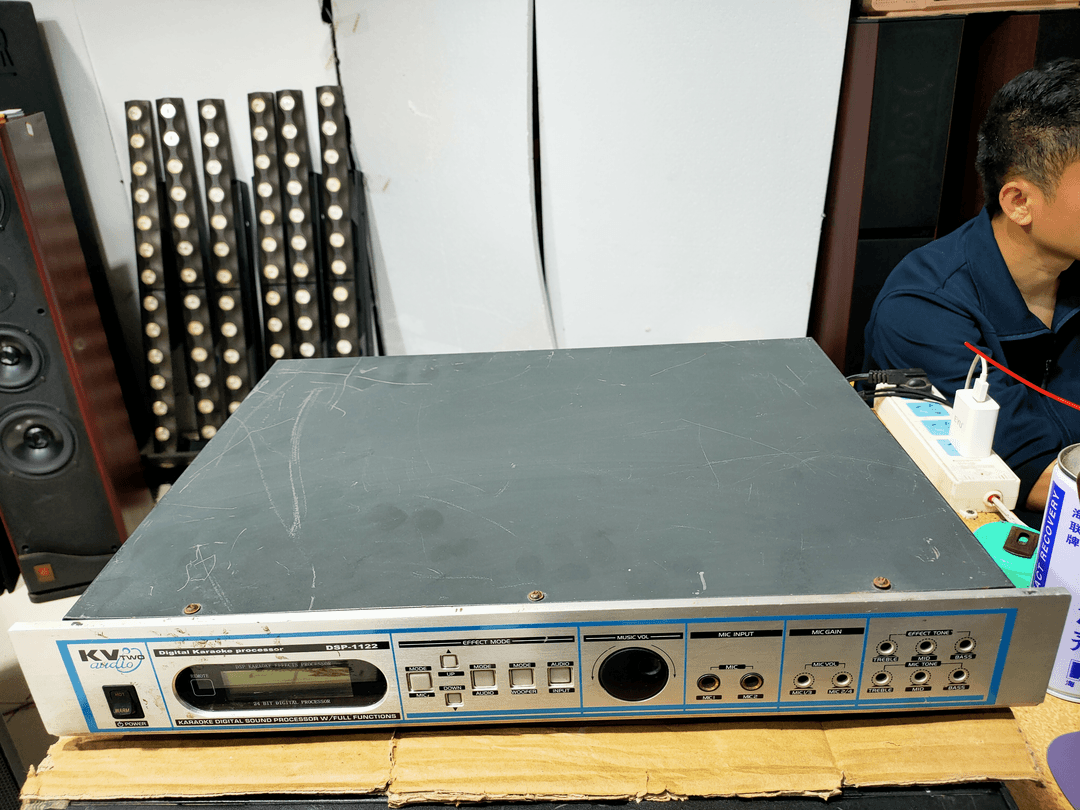 90新  二手      KV1122效果器，成色如图（配件，需要维修）