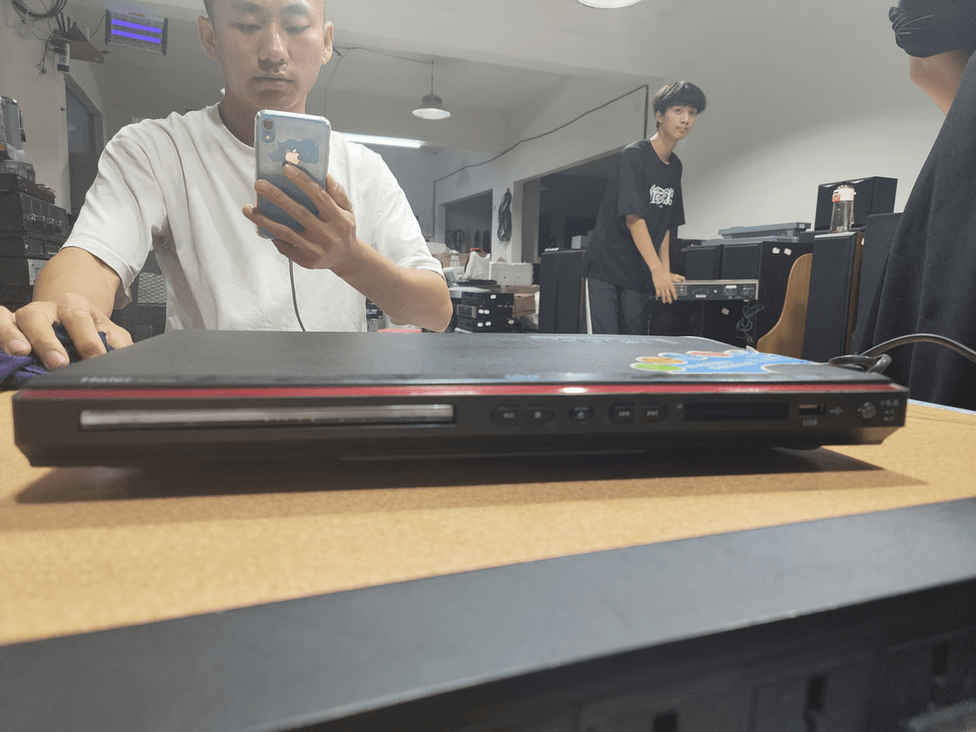 9新  二手       海尔DVD机，成色如图（不通电，需要维修）