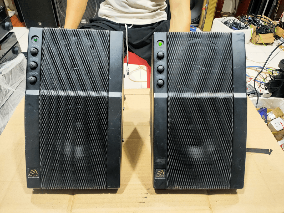 9新  二手     AV570有源音箱一对，成色如图（出声，不带线材）
