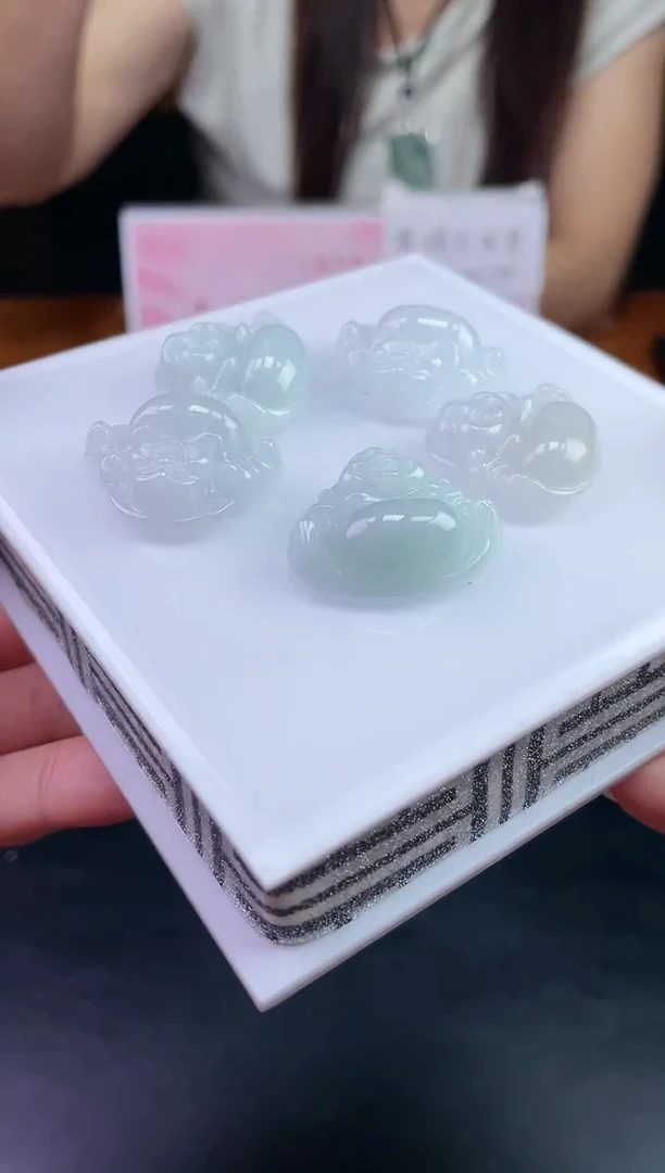 【闪购商品】翡翠吊坠(不含链)未镶嵌挂件佛公随机发A1 |+0