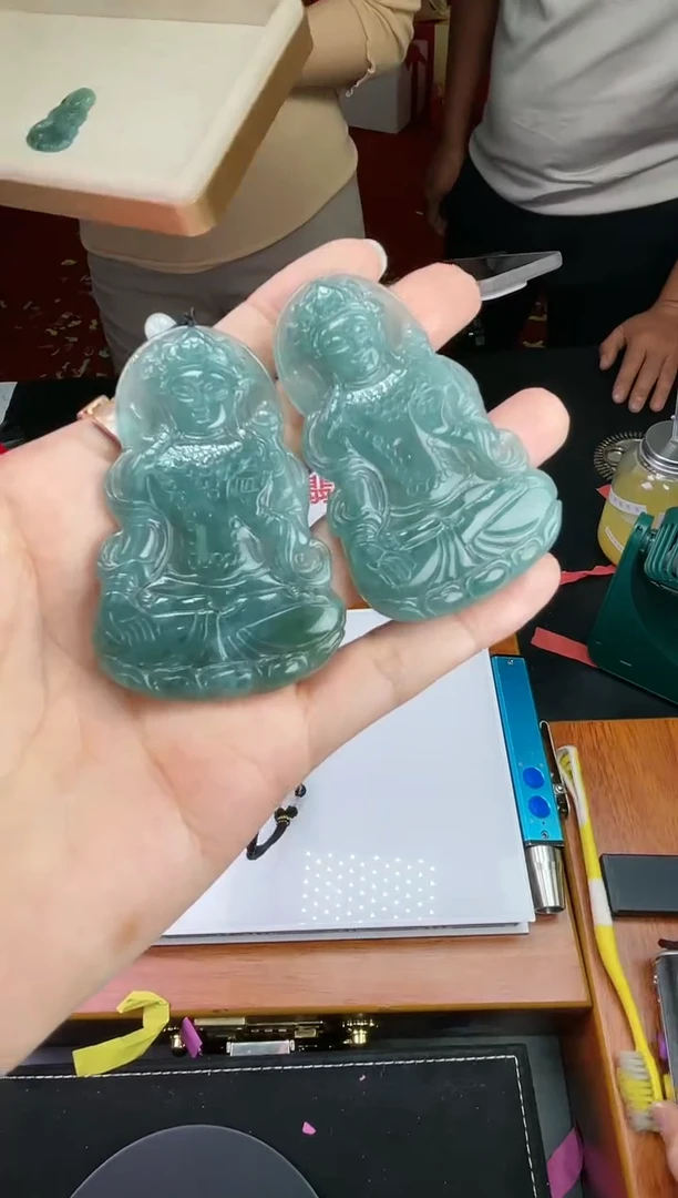 【闪购商品】定制翡翠未镶嵌不退不换随机发CMH1件-A