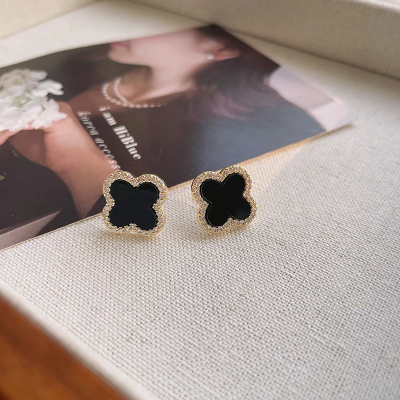 铜合金耳饰 黑色四叶草耳钉经典小香风气质2025新款小众轻奢耳环