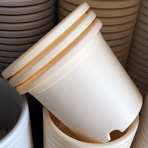 树脂四季盆4号无拖米黄3个