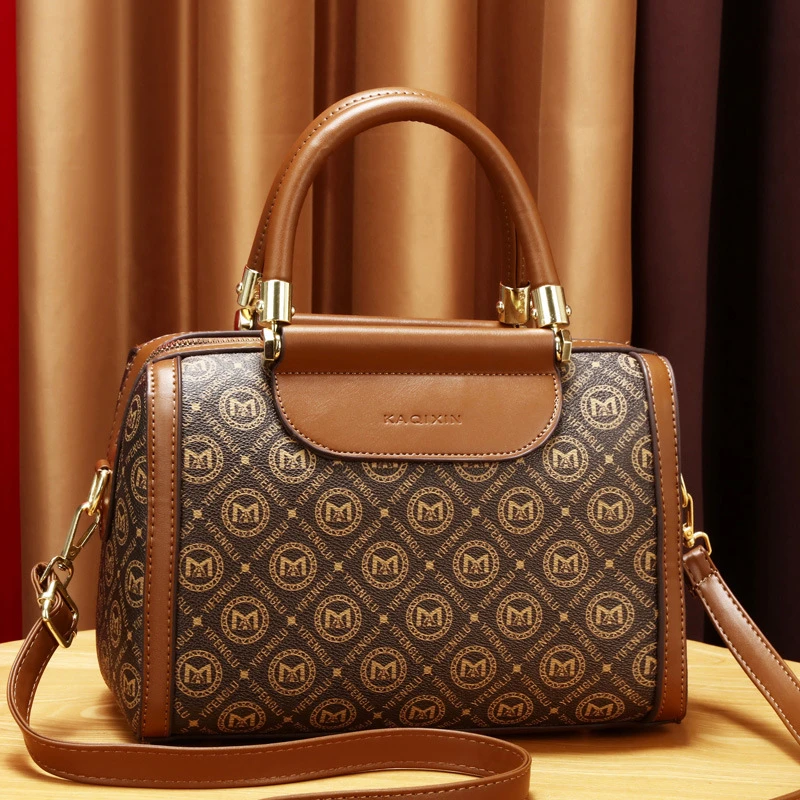 香港软皮包包女2025新款潮波士顿枕头包复古手提包百搭单肩斜挎包