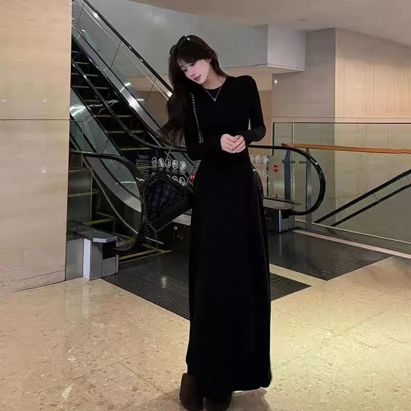 秋季长袖打底连衣裙女新款收腰梨型身材显瘦不露腿黑色气质长裙子
