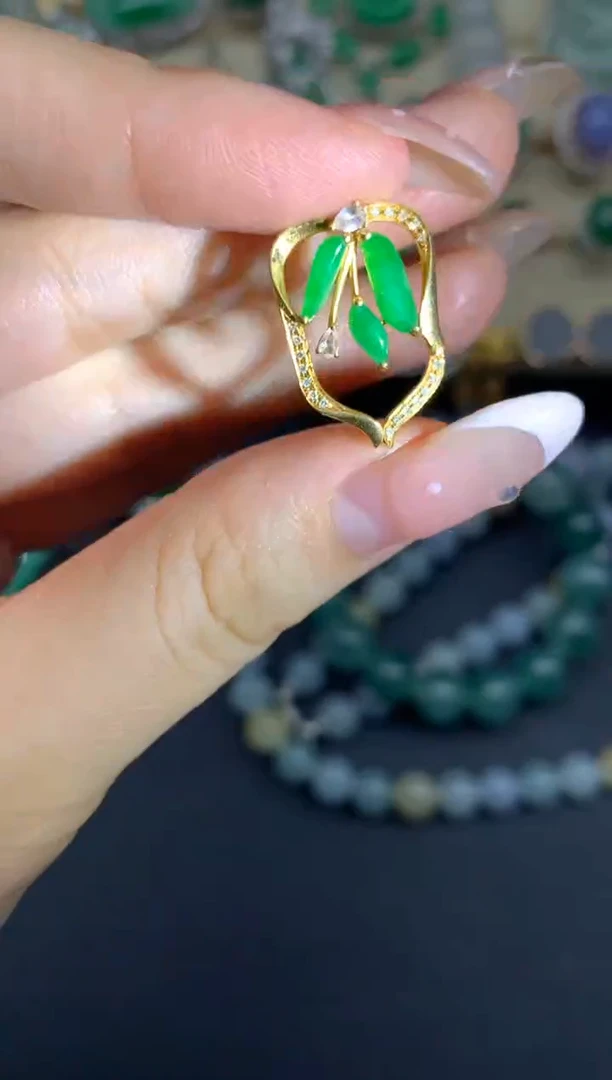 【闪购商品】翡翠颈饰18K金镶嵌45-多人