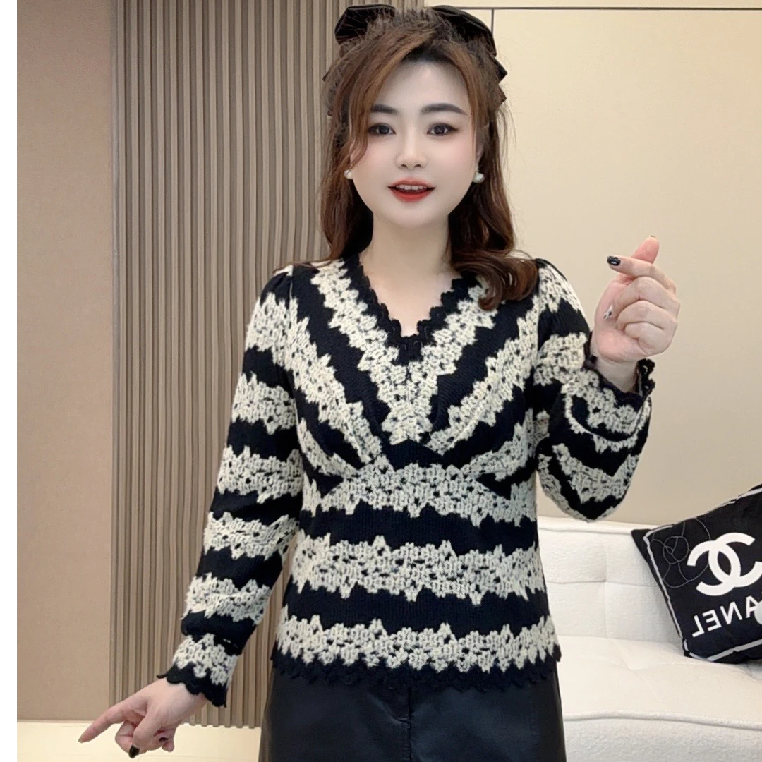 微胖大码女装2025春季蕾丝新款时尚V领减龄条纹百搭显瘦高级感
