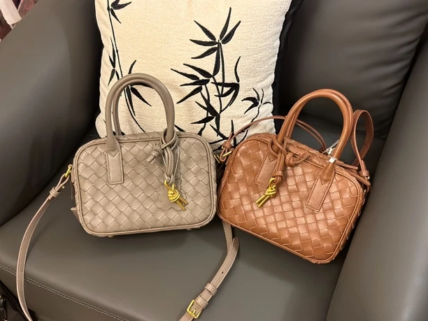 时尚百搭女士真皮牛皮单肩菱格肩包气质轻奢休闲简约潮流枕头包