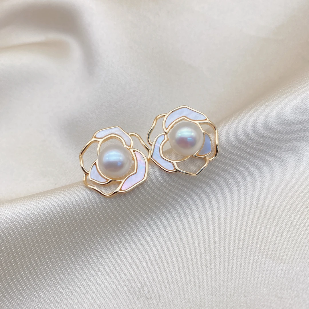 LH076 【经典山茶花耳钉小香风】气质白色轻奢时尚百搭法式简约