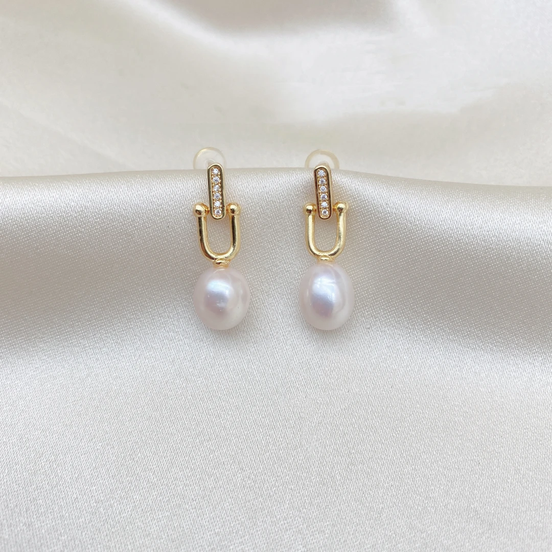 LH050【马蹄扣珍珠耳环】气质白色轻奢时尚百搭法式小众简约小巧
