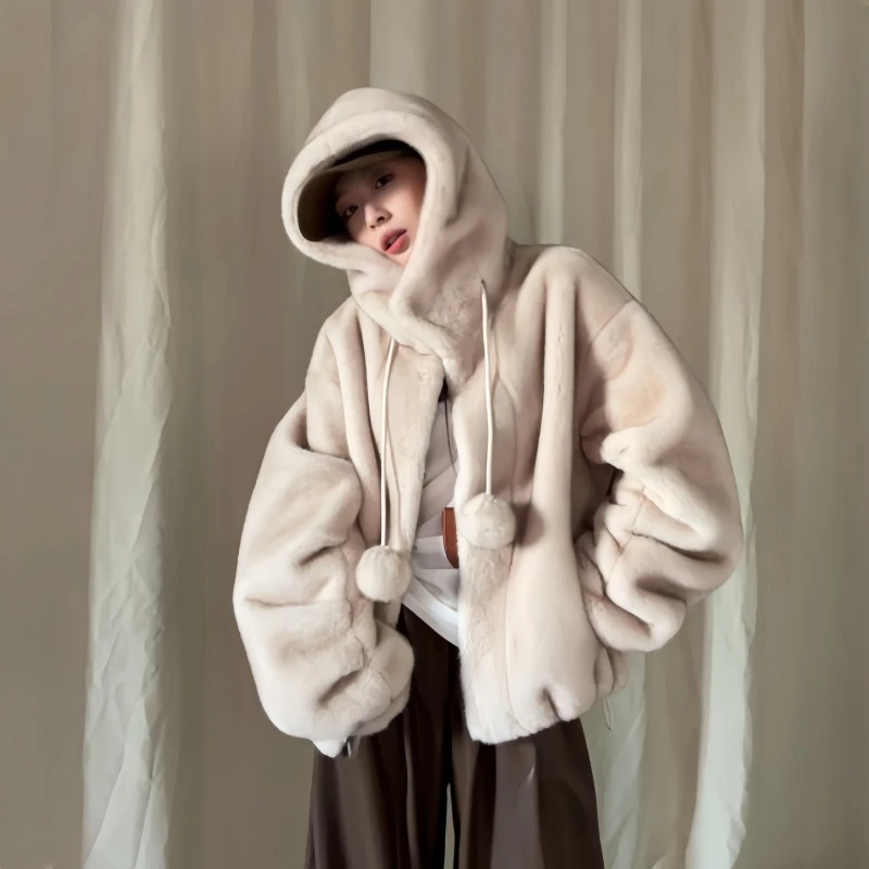 皮草外套女2025冬季新爆款皮毛一体高档气质仿水貂绒连帽毛球外套
