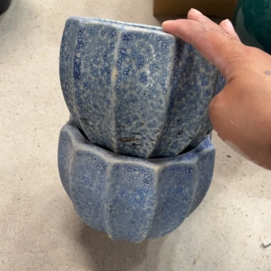 罐默认微瑕，有孔编号28-109