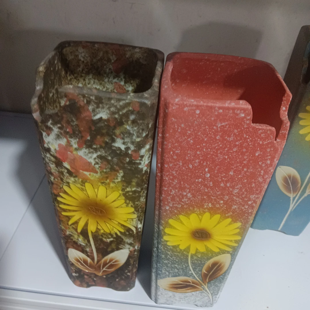 96号花盆，高27切口12，默认微瑕，有孔
