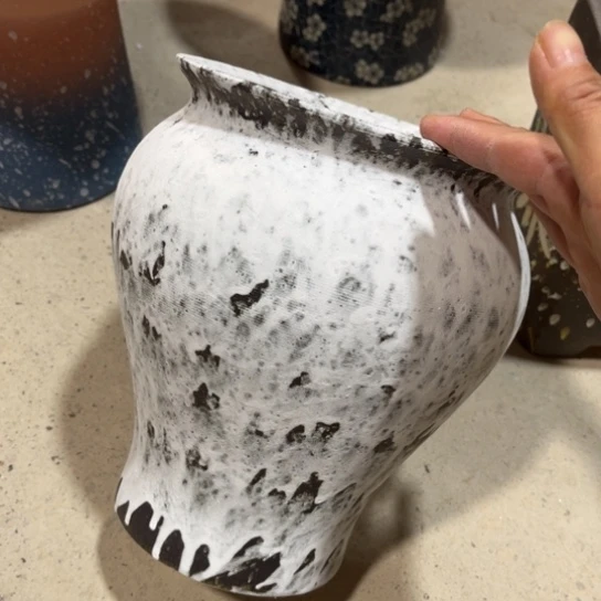 罐默认微瑕，有孔编号10-303