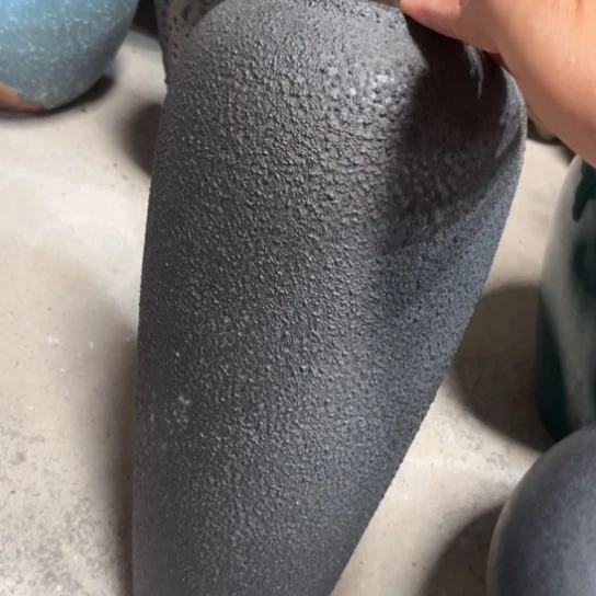罐默认微瑕，有孔，编号19-50