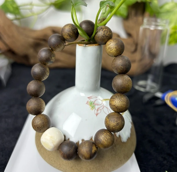 沉香手串男女本命年礼物老料本命好运盘玩饰品送爸爸送长辈