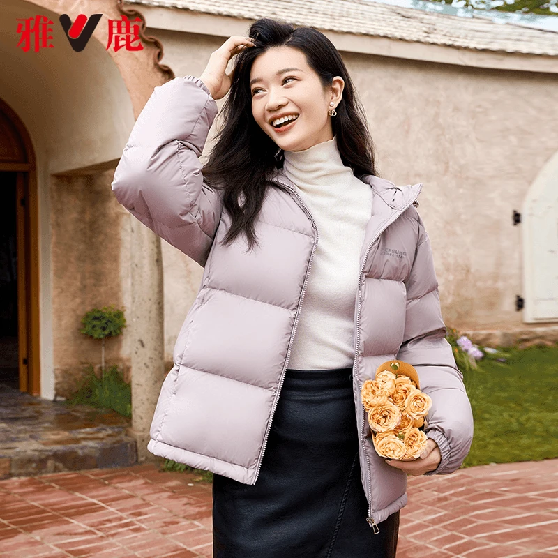 雅鹿羽绒服女时尚防寒短款冬季连帽过冬时尚面包服春游出行衣服