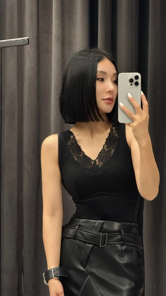 【妙妙精选】HUANGNAJI时尚百搭秋冬蕾丝打底背心2486