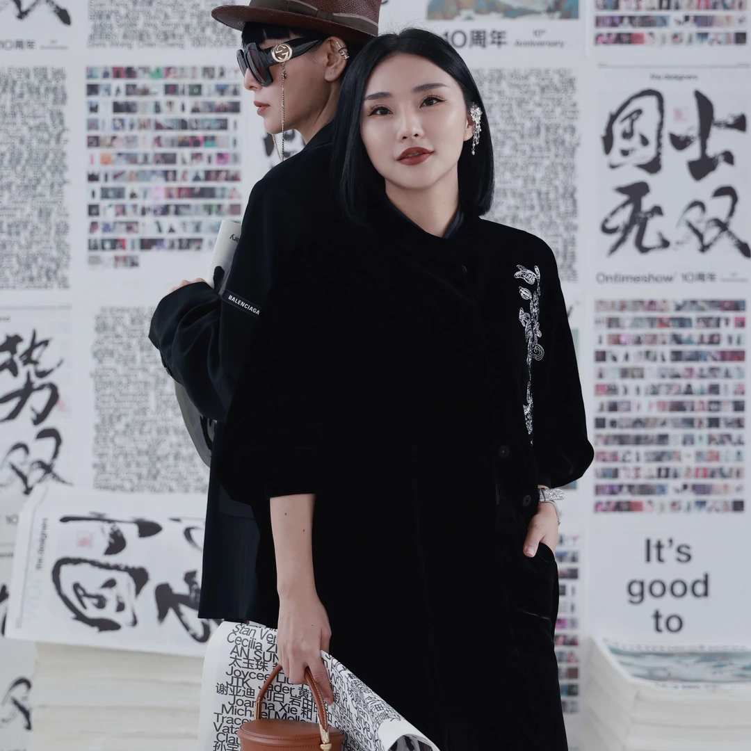 【妙妙精选】HUANGNAJI晚风予星-时尚气质丝绒上衣外套2240-1