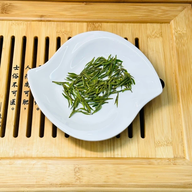 9号亚太程鸿白茶（兰花香）半斤礼盒包装