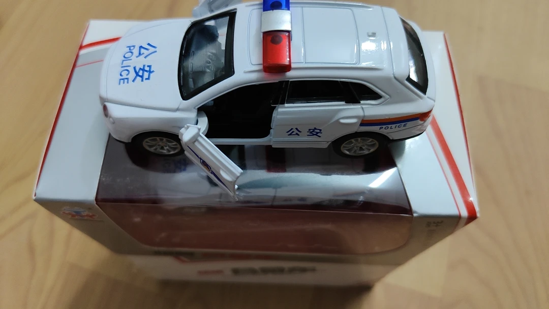 合金警车回力灯光音乐