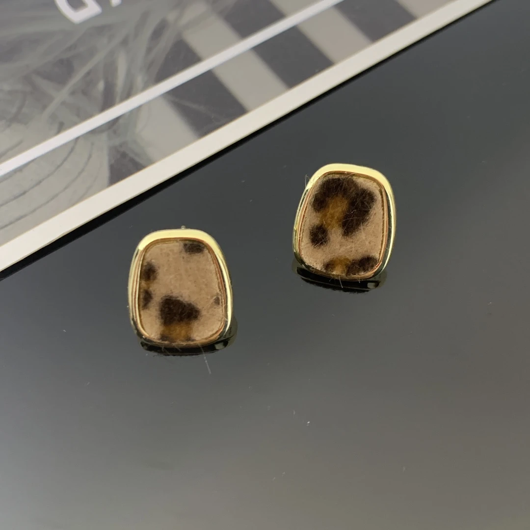 铜合金布艺耳饰 气质轻奢时尚百搭复古豹纹方形布艺耳环耳钉S648