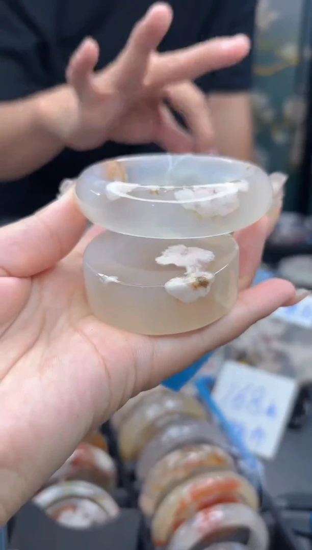 【闪购商品】石英质玉手镯未镶嵌151（55圈赠送镯心）