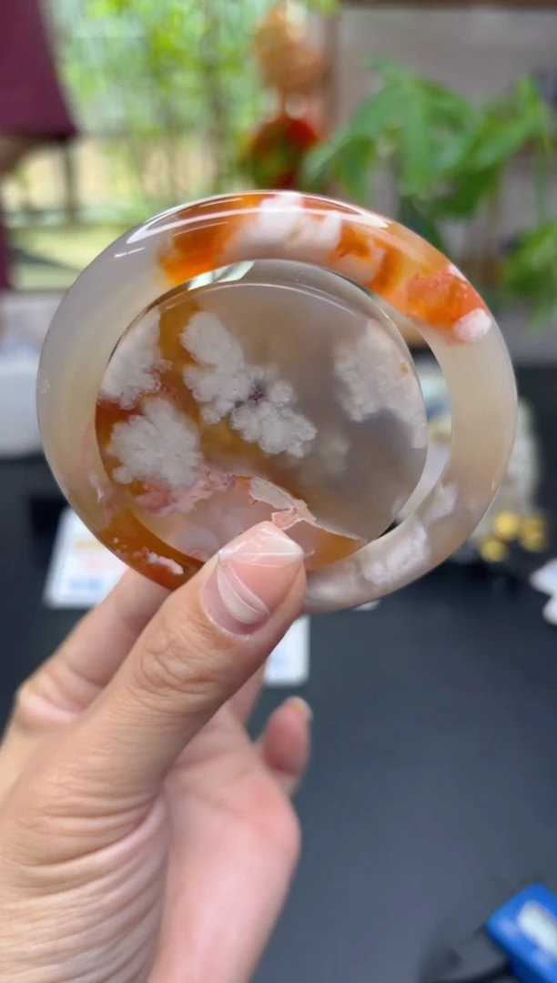【闪购商品】石英质玉手镯未镶嵌A477(54圈赠送镯心)