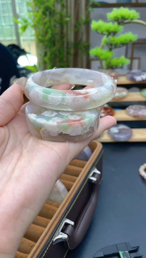 【闪购商品】石英质玉手镯未镶嵌A1468(62圈赠送镯心)