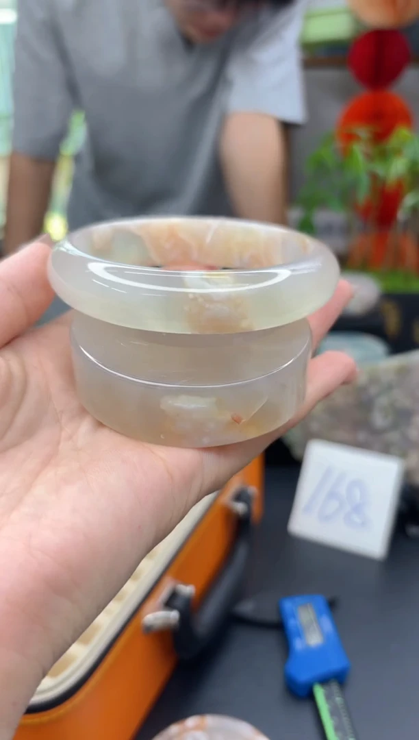 【闪购商品】石英质玉手镯未镶嵌A572(68圈赠送镯心)