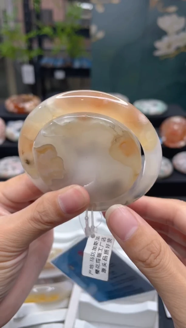 【闪购商品】石英质玉手镯未镶嵌C1044（56圈赠送镯心）