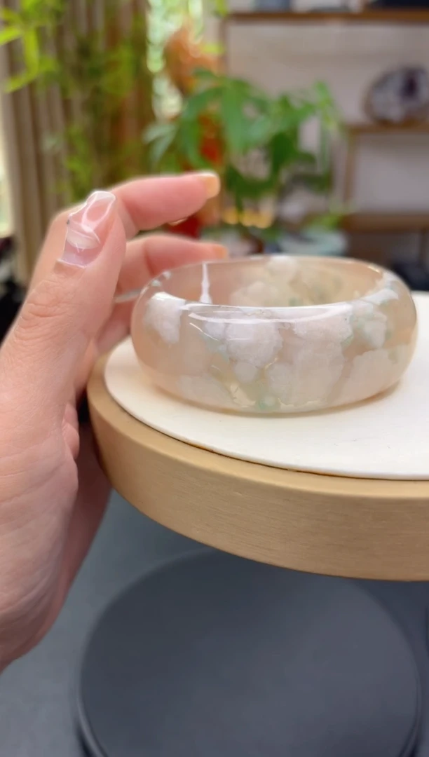 【闪购商品】石英质玉手镯未镶嵌A74(58圈)