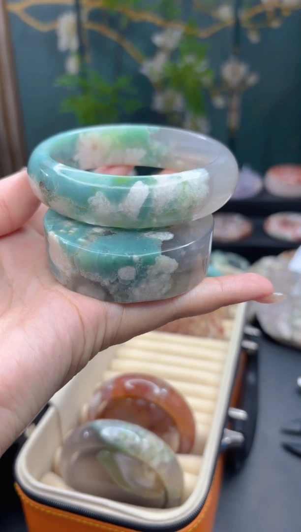 【闪购商品】石英质玉手镯未镶嵌1136（63圈赠送镯心）