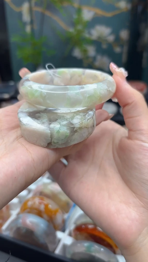 【闪购商品】石英质玉手镯未镶嵌3250（58圈赠送镯心）