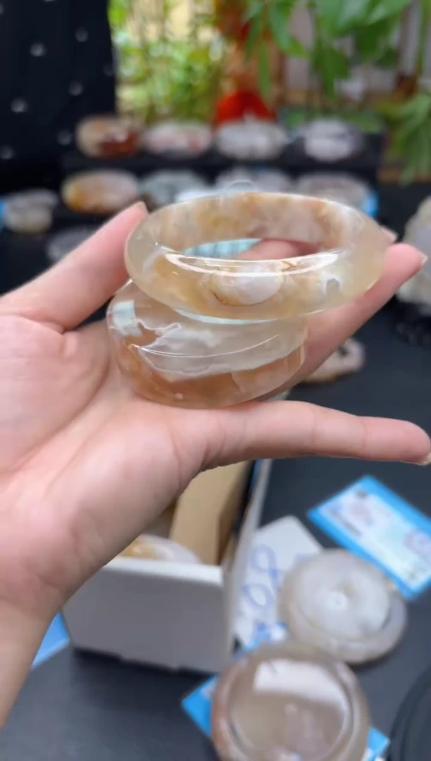 【闪购商品】石英质玉手镯未镶嵌A262(58圈赠送镯心)