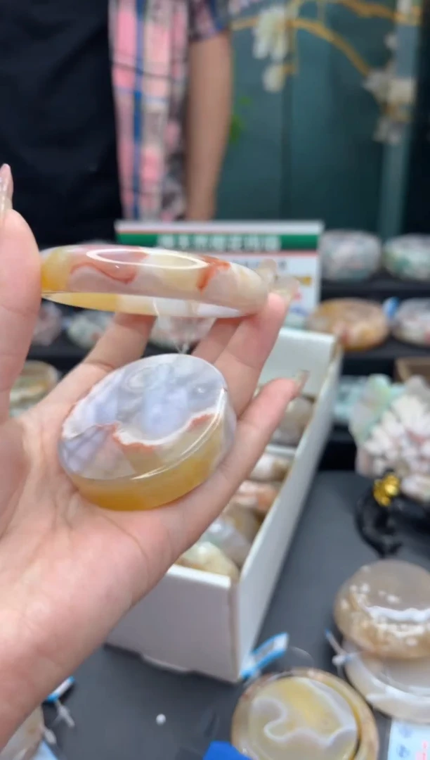 【闪购商品】石英质玉手镯未镶嵌141（58圈赠送镯心）